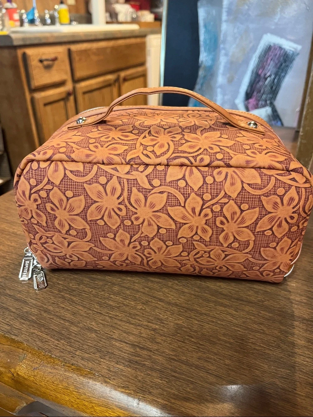 BOYATU cosmetic organizer carry case Brown embossed 10” x 5” x 5” looks new 2130